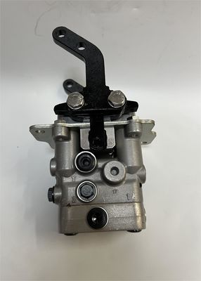 PC200-7 Komatsu Stroke Control Valve , 702-16-01861 Hydraulic Foot Pedal Valve