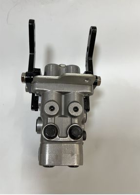 PC200-7 Komatsu Stroke Control Valve , 702-16-01861 Hydraulic Foot Pedal Valve